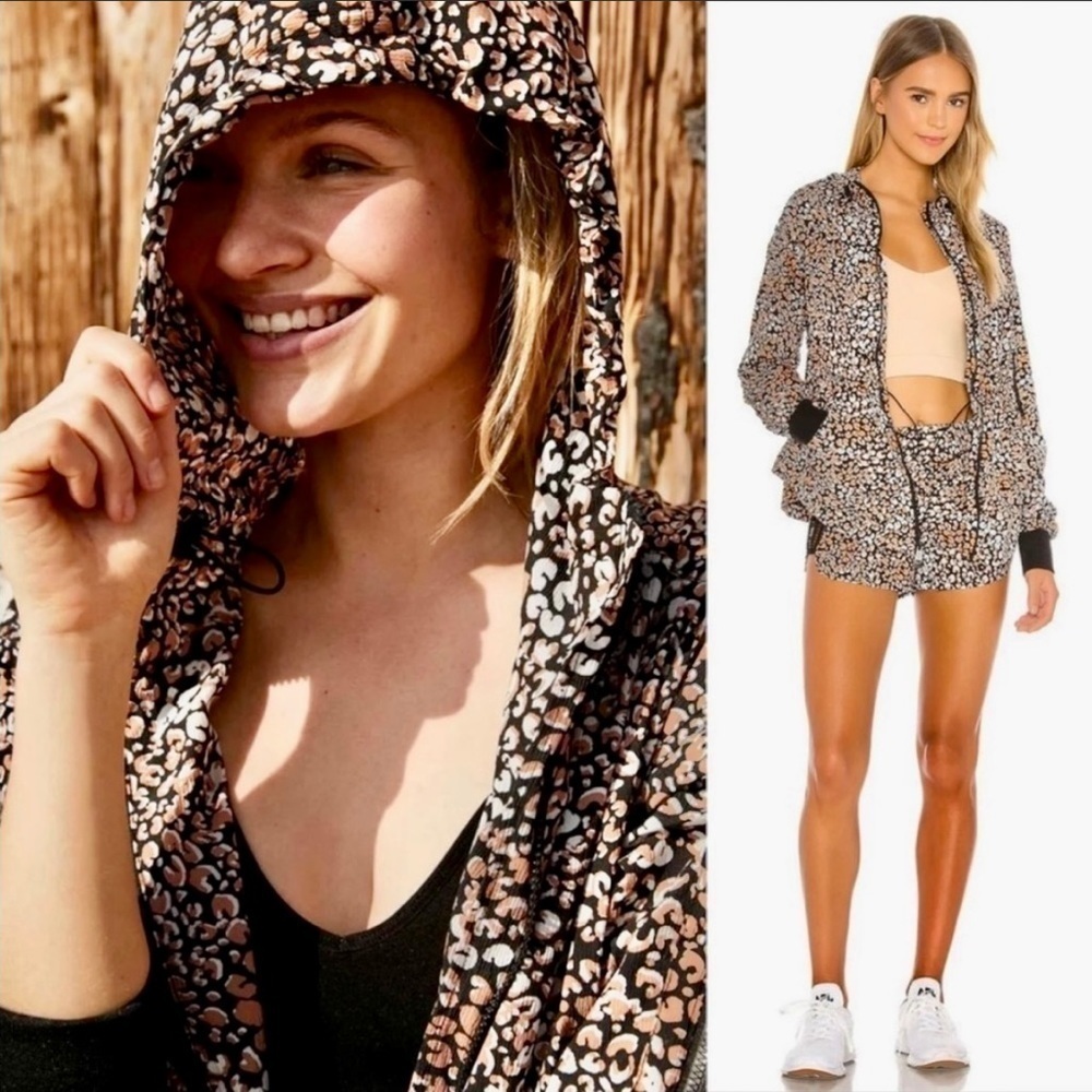 FREE PEOPLE, NWT, LIGHTWEIGHT, STYLISH, HOODED JACKET. RELAXED FIT. SIZE M